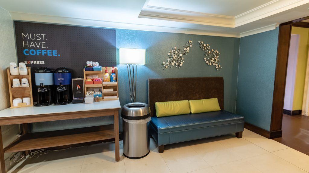 Hotel Express Birmingham East By Ihg Irondale